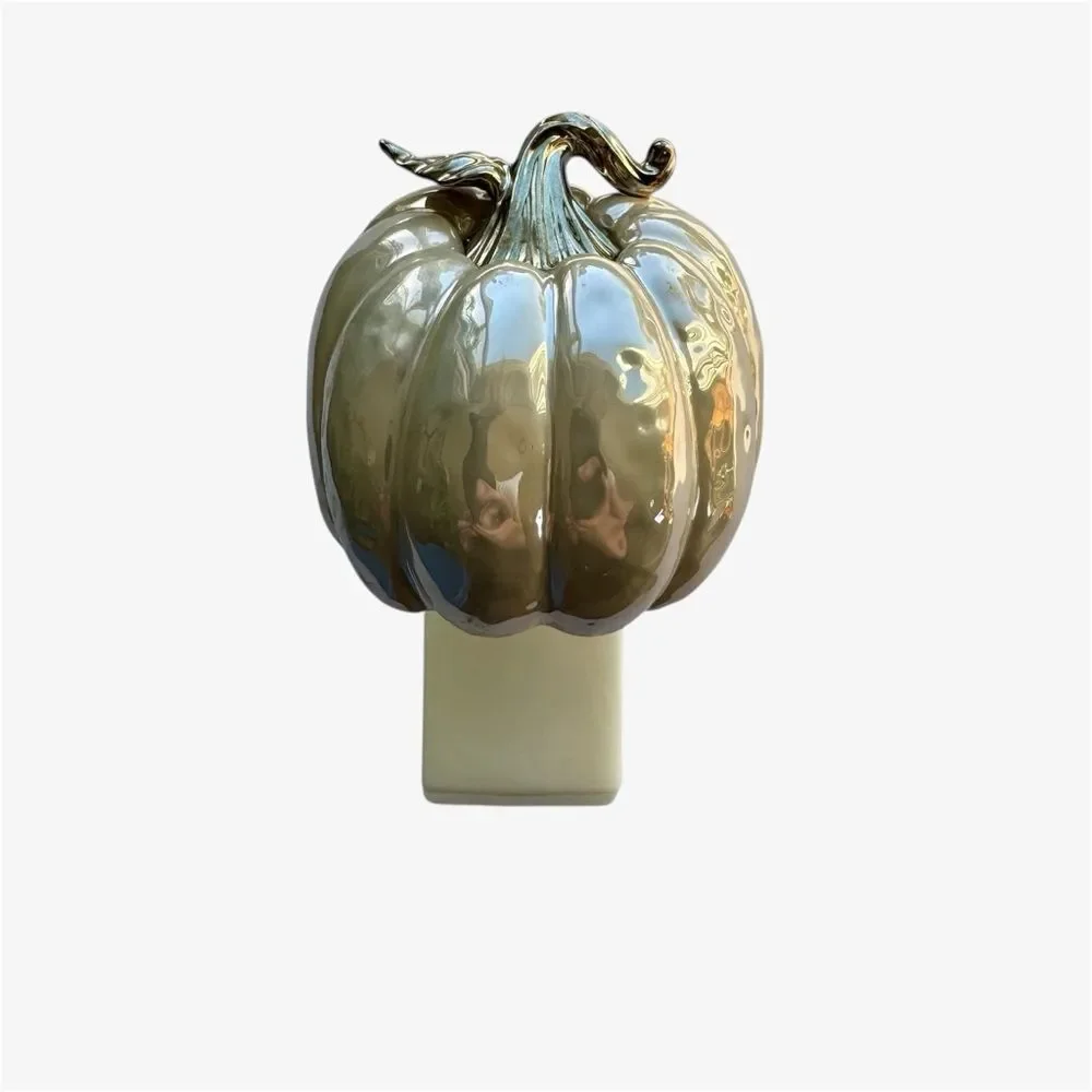 Bath & Body Works Metallic Pumpkin Wallflower Plug | Fall Harvest Oil Diffuser